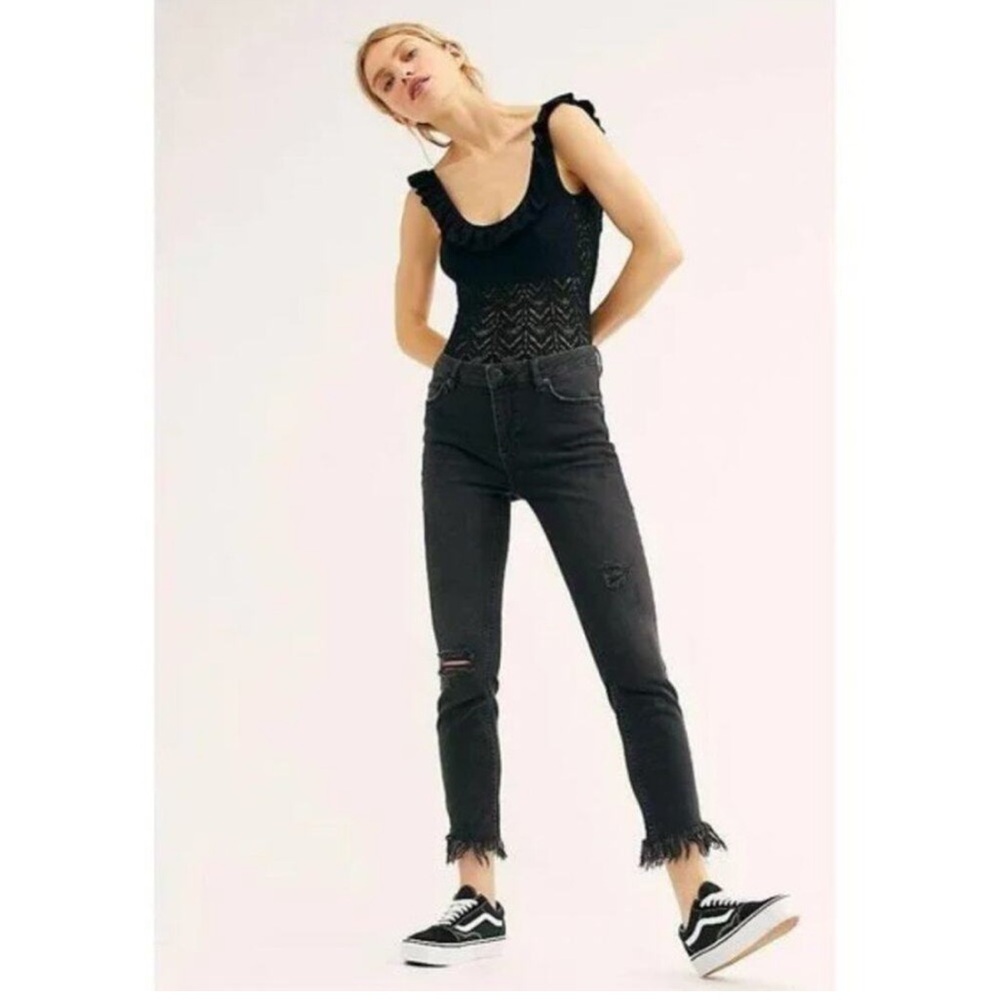 FREE PEOPLE Great Heights Frayed Skinny